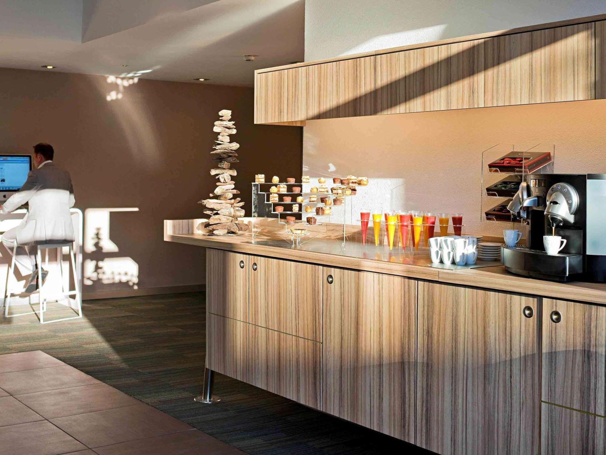 Novotel Lausanne Bussigny Crissier Ngoại thất bức ảnh